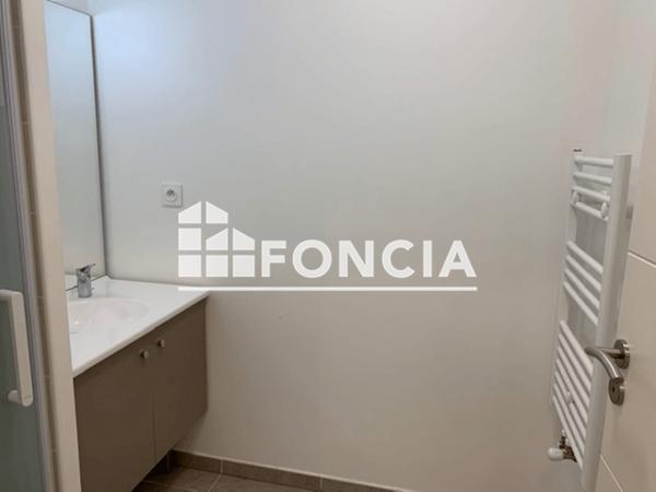Location Appartement 2 pièces 39.87 m² - LIEUDIT CHEMIN DE LA GUEIRARDE La Fare Les Oliviers 13580