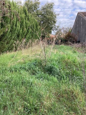 Garage avec deux box et son terrain constructible