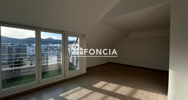 Location Appartement 5 pièces 100.78 m² - Clermont-ferrand 63000