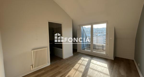 Location Appartement 5 pièces 100.78 m² - Clermont-ferrand 63000