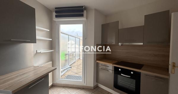 Location Appartement 5 pièces 100.78 m² - Clermont-ferrand 63000