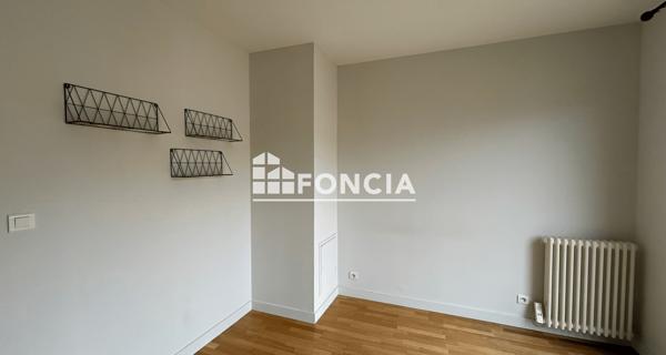 Location Appartement 5 pièces 100.78 m² - Clermont-ferrand 63000