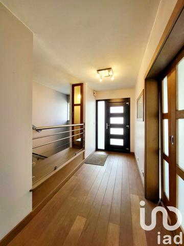 Maison traditionnelle 5 pièces de 130 m² à Mont-Saint-Martin (54350)