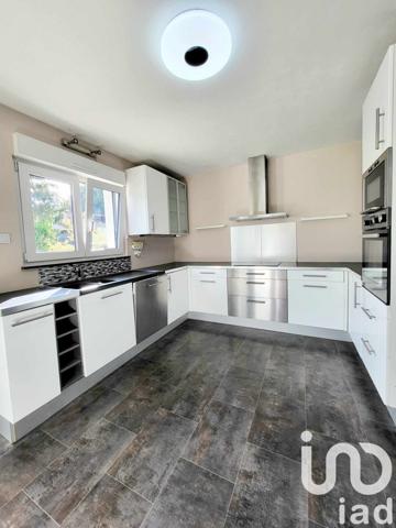 Maison traditionnelle 5 pièces de 130 m² à Mont-Saint-Martin (54350)