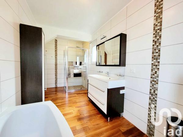 Maison traditionnelle 5 pièces de 130 m² à Mont-Saint-Martin (54350)