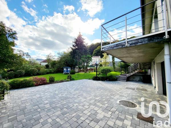 Maison traditionnelle 5 pièces de 130 m² à Mont-Saint-Martin (54350)