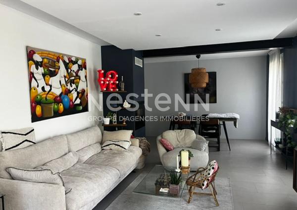 Maison contemporaine familiale entièrement rénovée .
