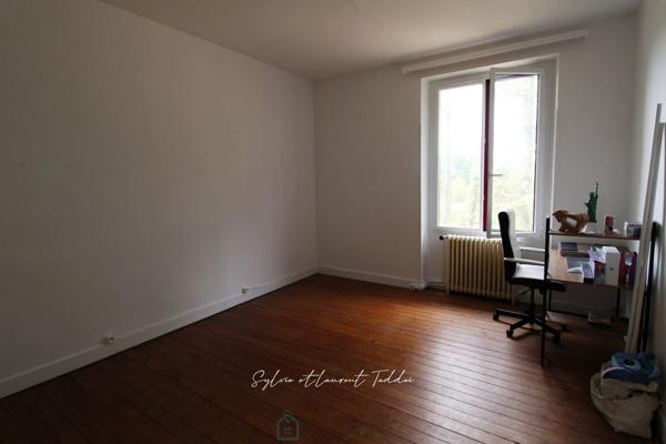 MAISON BOURGEOISE EN PIERRE RENOVEE AVEC PISCINE, DEPENDANCES ET PLUS DE 3,6 HECTARES DE TERRAIN
