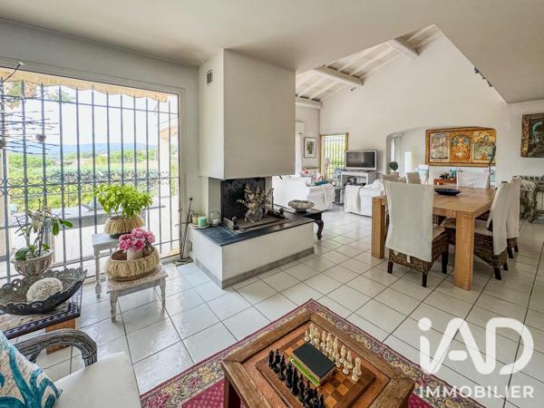 Maison à vendre 5 pièces 163 m² Fréjus