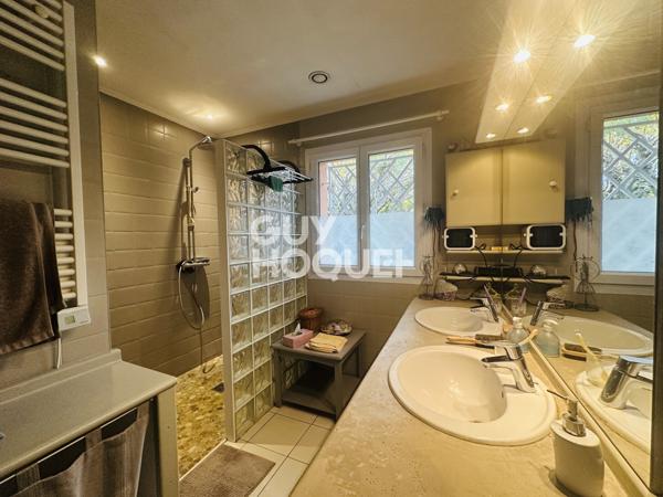 MAISON À VENDRE DE 6 PIÈCES DE 119,98 M²