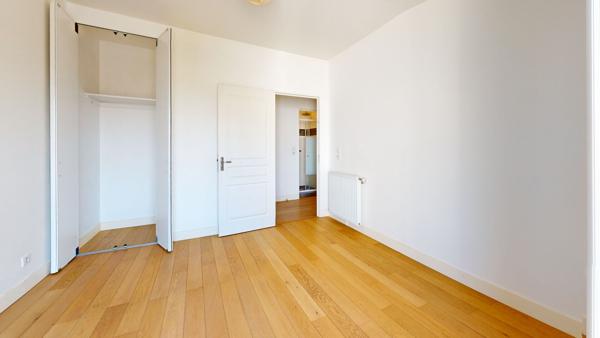 Appartement Maisons Alfort 3 pièces 68 m² avec balcon et place de parking