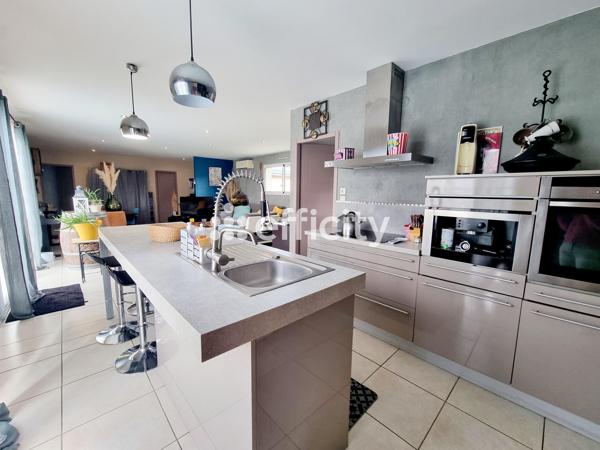 Maison 6 pièces - 131 m² Exclusivité efficity