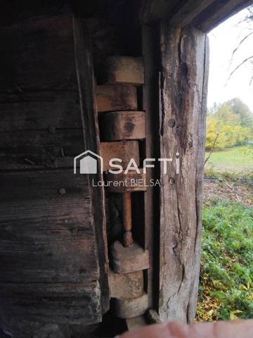 Grange foraine d'environ 100 m2 sur terrain 750m2