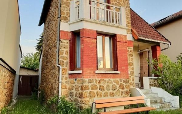 Maison à vendre    3 pièces • 69,21 m2 Trappes