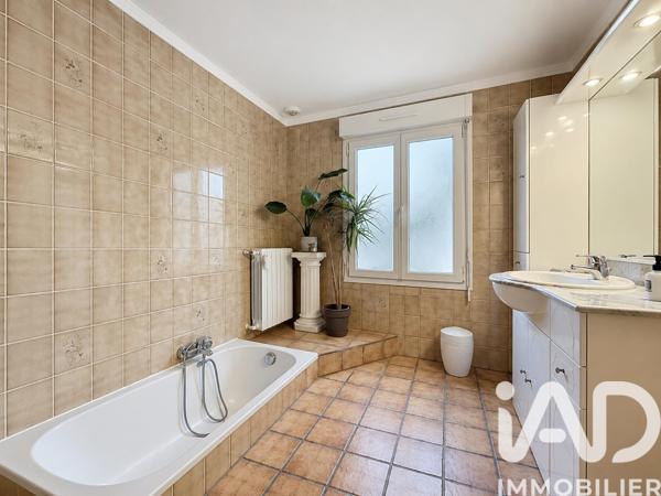 Maison à vendre 6 pièces 123,79 m² Chelles