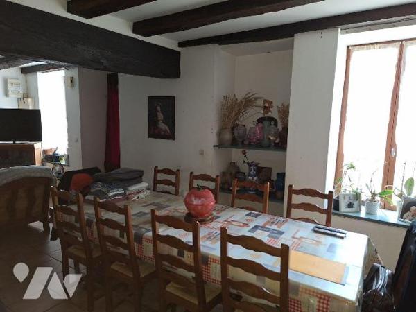 Maison à vendre à MENETOU-SALON (Cher), au calme dans un hameau, superbe maison ancienne mitoye...