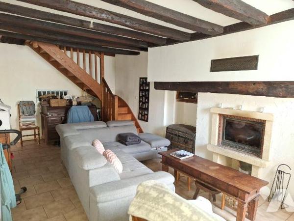 Maison à vendre à MENETOU-SALON (Cher), au calme dans un hameau, superbe maison ancienne mitoye...