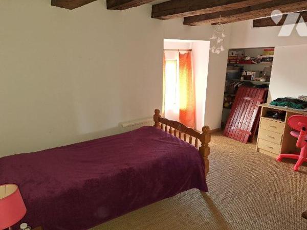 Maison à vendre à MENETOU-SALON (Cher), au calme dans un hameau, superbe maison ancienne mitoye...