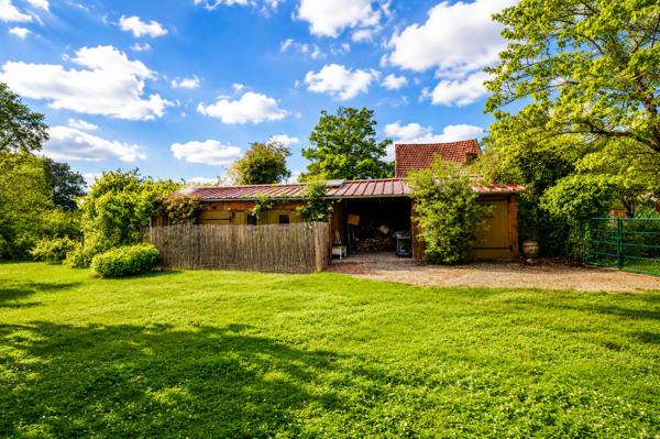 Maison Chantenay Saint Imbert, 3 chambres, gite, 11000€ de revenus, grand terrain, véranda, cabane écologique