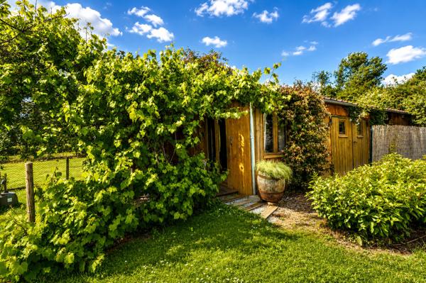 Maison Chantenay Saint Imbert, 3 chambres, gite, 11000€ de revenus, grand terrain, véranda, cabane écologique