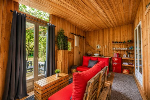 Maison Chantenay Saint Imbert, 3 chambres, gite, 11000€ de revenus, grand terrain, véranda, cabane écologique