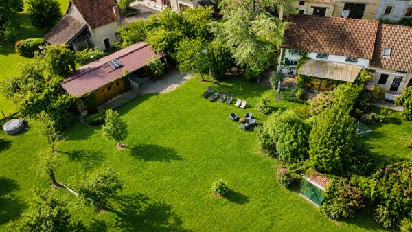 Maison Chantenay Saint Imbert, 3 chambres, gite, 11000€ de revenus, grand terrain, véranda, cabane écologique