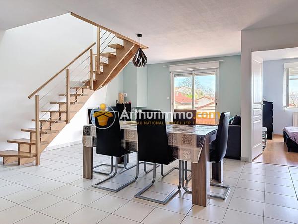 Vente                                                      Appartement
                        
                     5 pièces                      94 m2                     à Bourgoin-Jallieu