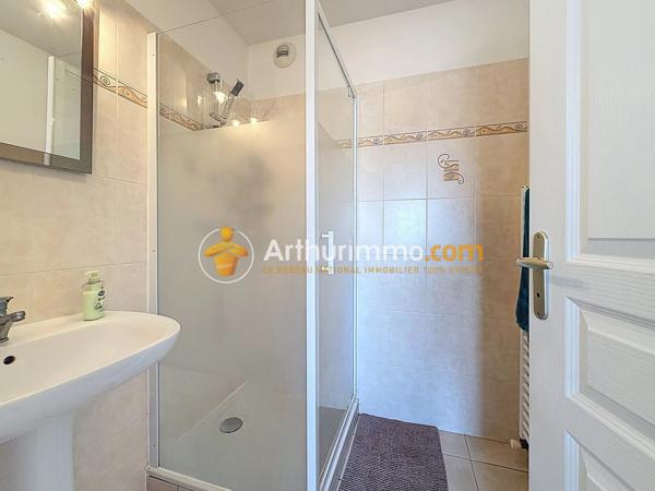 Vente                                                      Appartement
                        
                     5 pièces                      94 m2                     à Bourgoin-Jallieu