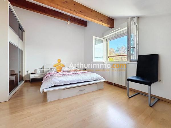 Vente                                                      Appartement
                        
                     5 pièces                      94 m2                     à Bourgoin-Jallieu