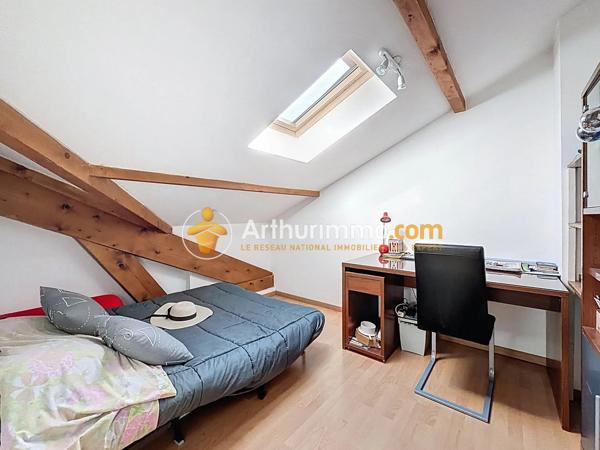 Vente                                                      Appartement
                        
                     5 pièces                      94 m2                     à Bourgoin-Jallieu