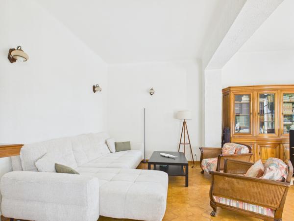 Toulon (83000) TOULON Siblas – Maison de caractère 219 m² – 4 chambres – terrain 799 m² – aperçu rade – garage