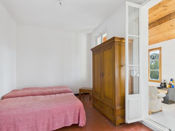 Toulon (83000) TOULON Siblas – Maison de caractère 219 m² – 4 chambres – terrain 799 m² – aperçu rade – garage