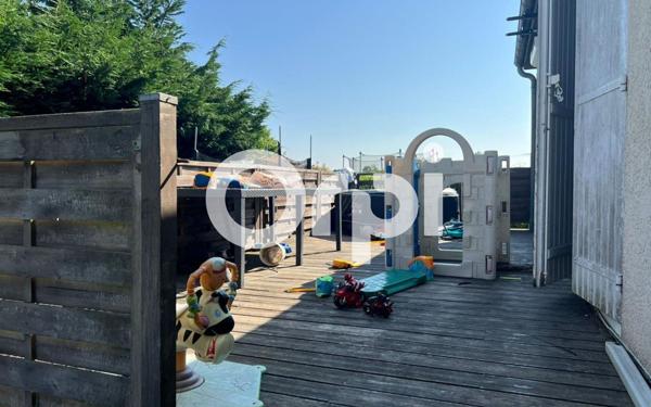 Maison à vendre    4 pièces • 102,50 m2 Jouy-le-Châtel