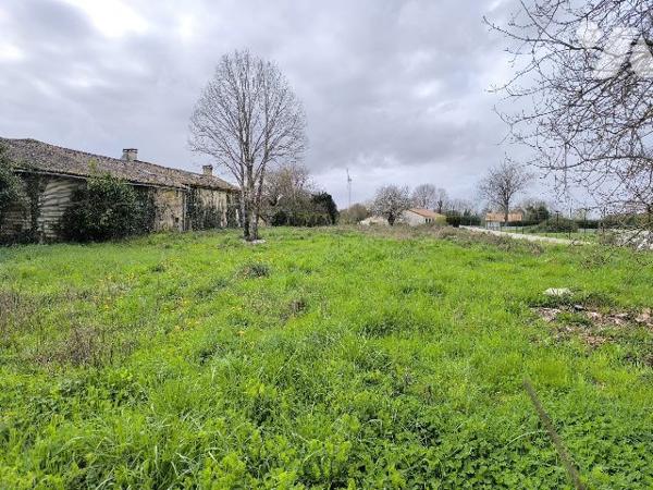 TERRAIN A BÂTIR 2240 m²