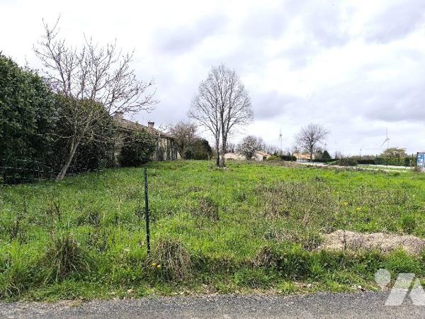 TERRAIN A BÂTIR 2240 m²