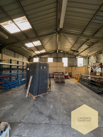 Jonquières (84150) TERRAIN CONSTRUCTIBLE AVEC ENTREPÔT EXISTANT DE 170 M2