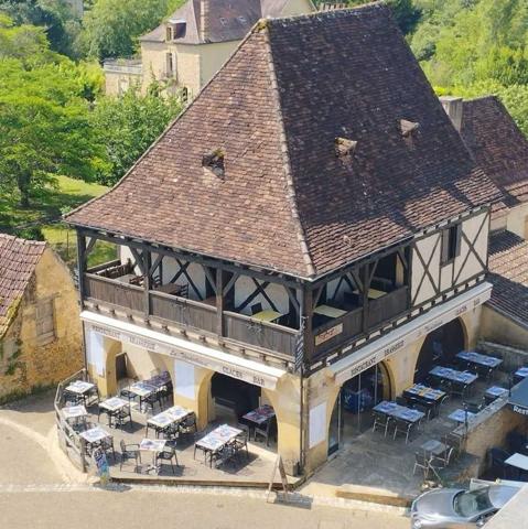 Fonds de commerce - Les eyzies Fonds de commerce Bar Brasserie Restaurant idéalement situé dans village très touristique