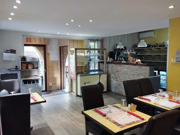 Fonds de commerce - Les eyzies Fonds de commerce Bar Brasserie Restaurant idéalement situé dans village très touristique