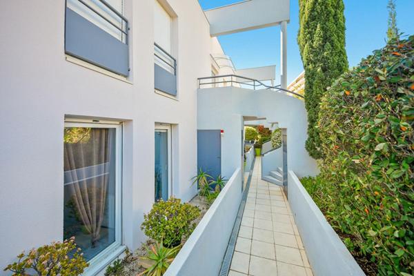 Appartement La Ciotat 4 pièce(s) 75.73 m2 vue mer avec garage et place de parking