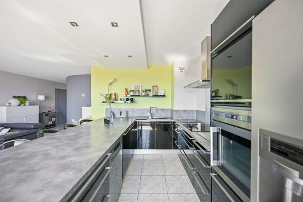 Appartement La Ciotat 4 pièce(s) 75.73 m2 vue mer avec garage et place de parking