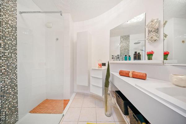 Appartement La Ciotat 4 pièce(s) 75.73 m2 vue mer avec garage et place de parking