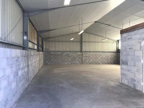 EXCLUSIVITE : A LOUER Local d'activité 215 m² - NORD de NANTES