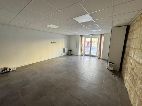 33100 BORDEAUX - Local commercial/ professionnel de 76m2 à louer