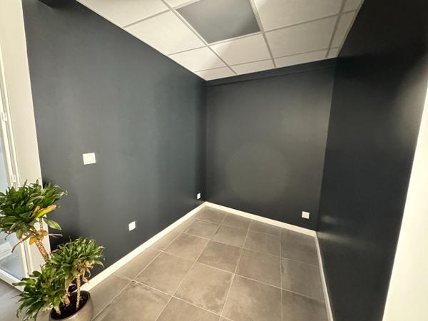 33100 BORDEAUX - Local commercial/ professionnel de 76m2 à louer