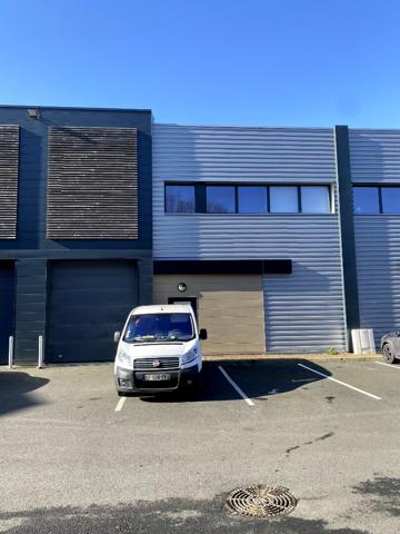 A LOUER : local d'activité neuf 242 m2 NANTES OUEST ORVAULT