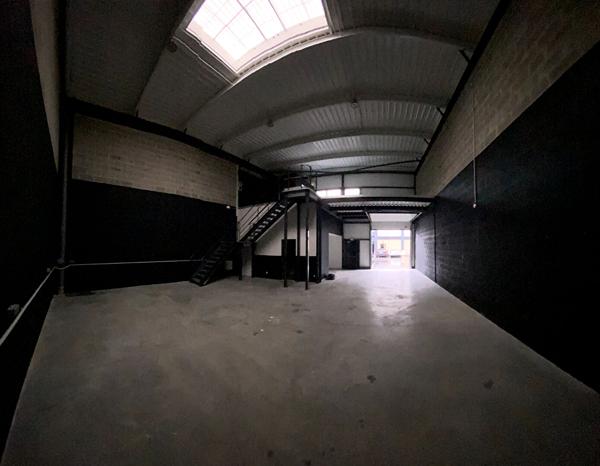 A LOUER : local d'activité neuf 242 m2 NANTES OUEST ORVAULT