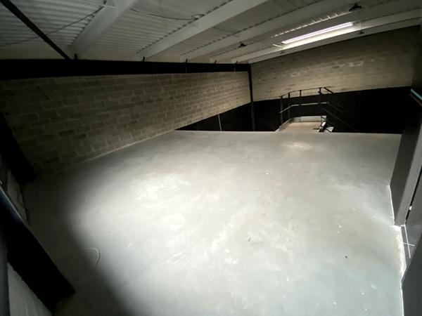 A LOUER : local d'activité neuf 242 m2 NANTES OUEST ORVAULT