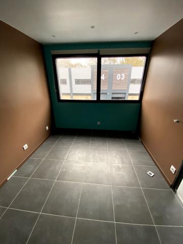 A LOUER : local d'activité neuf 242 m2 NANTES OUEST ORVAULT