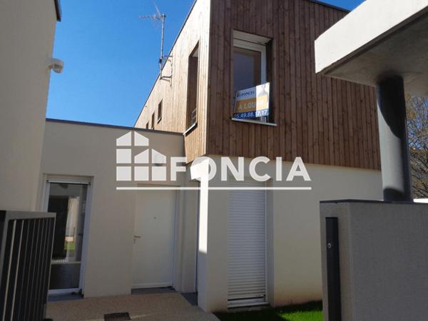 Location Maison 4 pièces 104.4 m² - 1 RUE CHARLOTTE DELBO Poitiers 86000