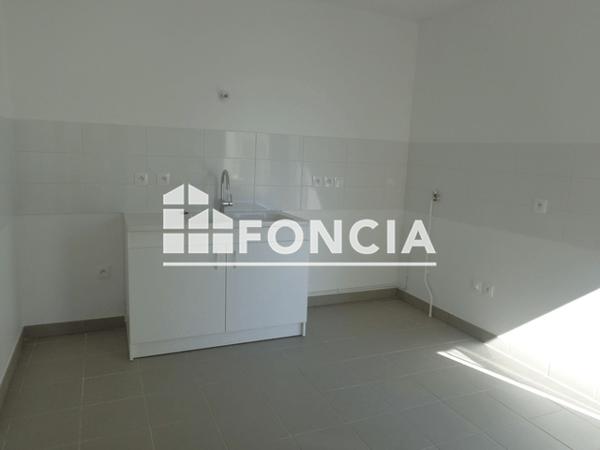 Location Maison 4 pièces 104.4 m² - 1 RUE CHARLOTTE DELBO Poitiers 86000